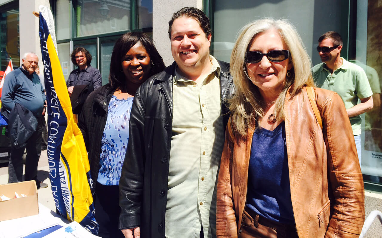 Ottawa: Photo of Jan Simpson, 1st National Vice-President of the Canadian Union of Postal Workers, Mike Palecek, President of the Canadian Union of Postal Workers and Brenda McAuley, President of the Canadian Postmasters and Assistants Association attend 